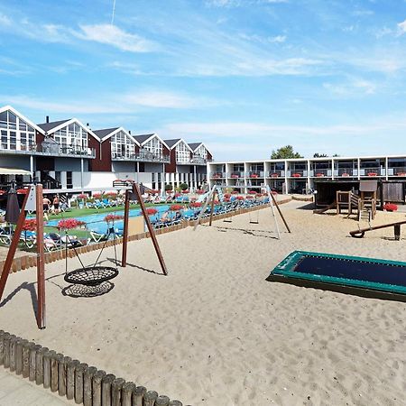 4 Person Holiday Home On A Holiday Park In Glesborg מראה חיצוני תמונה